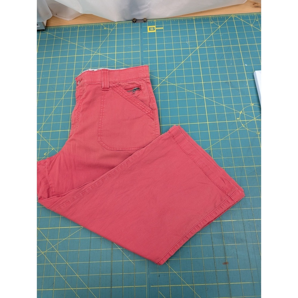 Wrangler Women's 12 Medium Coral Capris Red Cotton Button Tab Back Spandex Pants